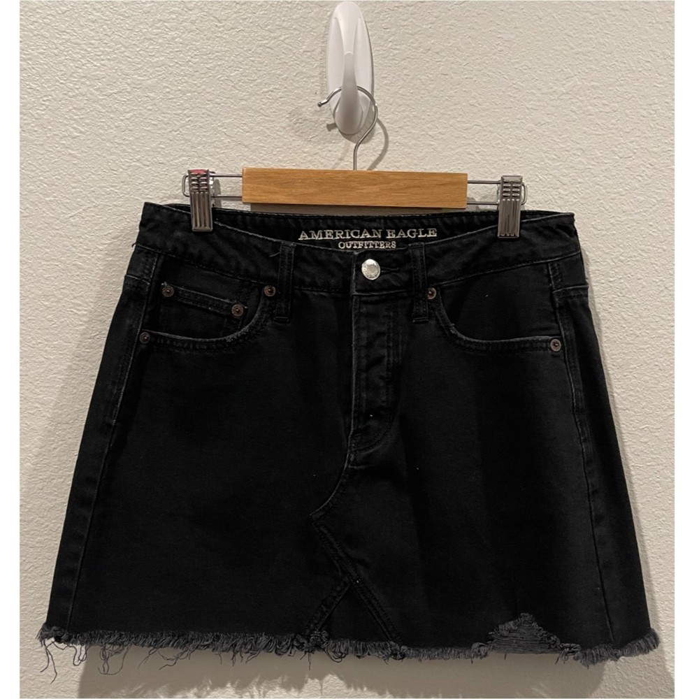 AMERICAN EAGLE OUTFITTERS A-Line Black Distressed Mini Skirt